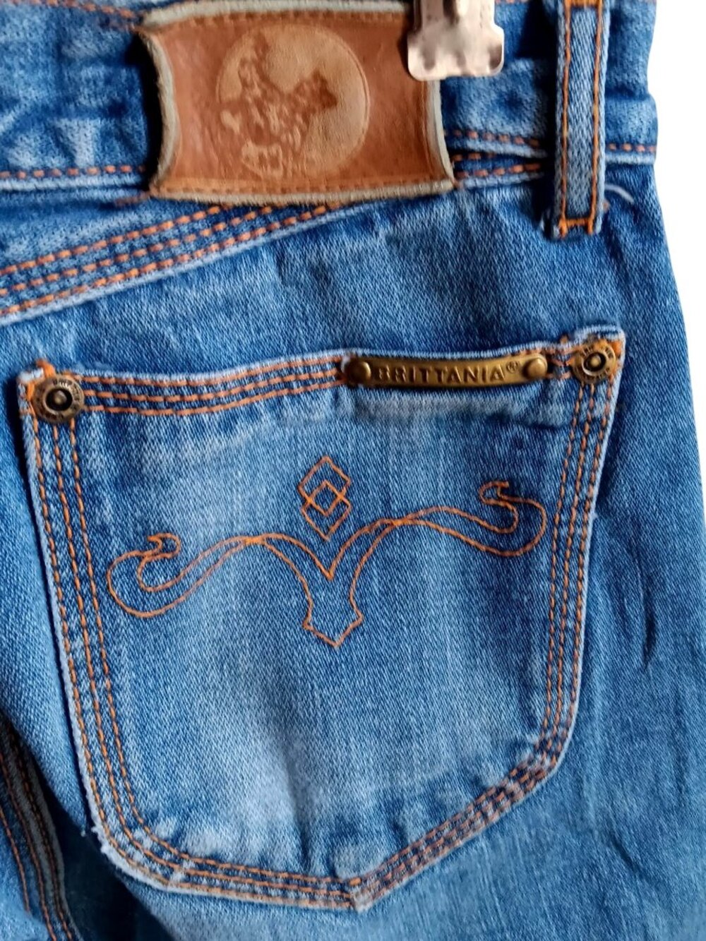 True Vintage Jeans 26x34 80s Britannia Denim Embroidered Western Pockets Bootcut